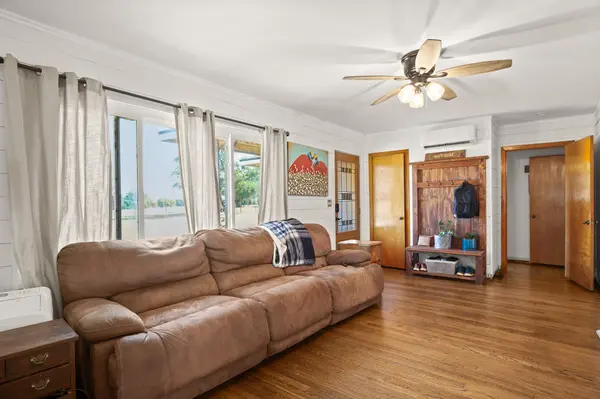 1099 Private Road 1061, Paige, TX 78659