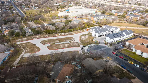 1300 McKie DR, Austin, TX 78752