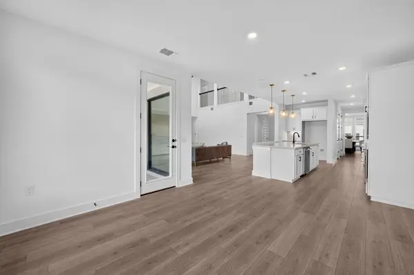 9213 The Ravine WAY, Austin, TX 78744