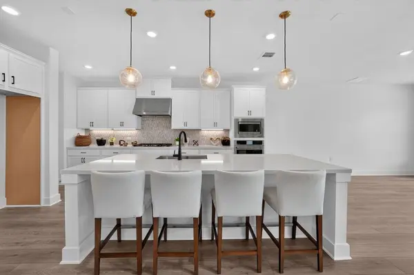 9213 The Ravine WAY, Austin, TX 78744