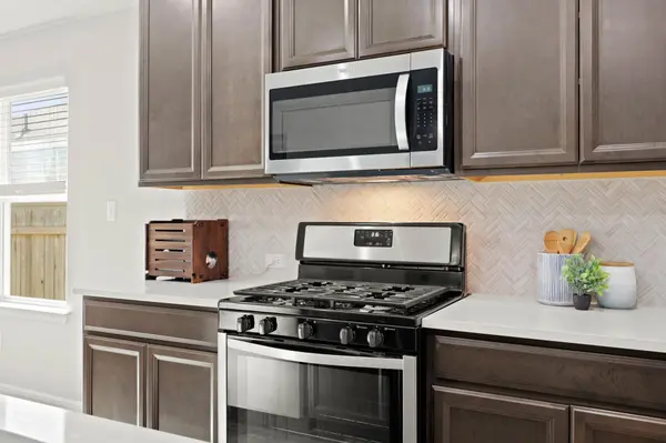 321 Durango Downs DR, Hutto, TX 78634
