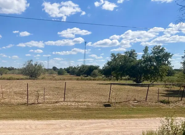 804 Smith RD, Rockdale, TX 76567
