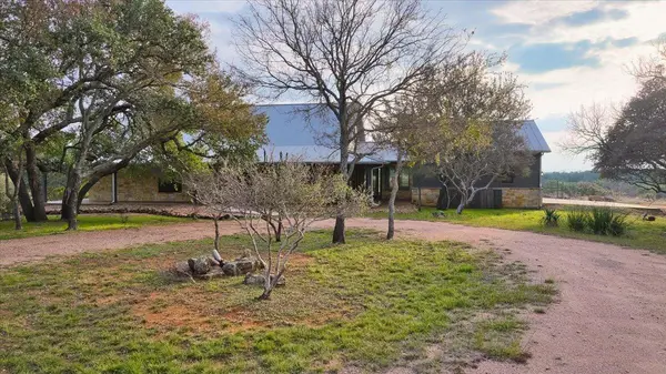 1250 Rocky Hollow DR, Burnet, TX 78611