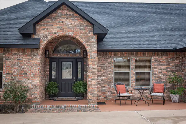 105 Wallace Riddell DR, Burnet, TX 78611