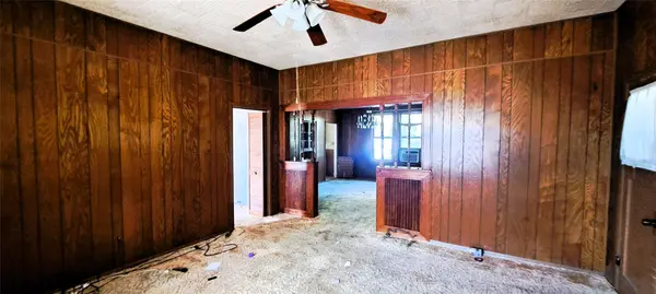 507 Sloan ST, Taylor, TX 76574