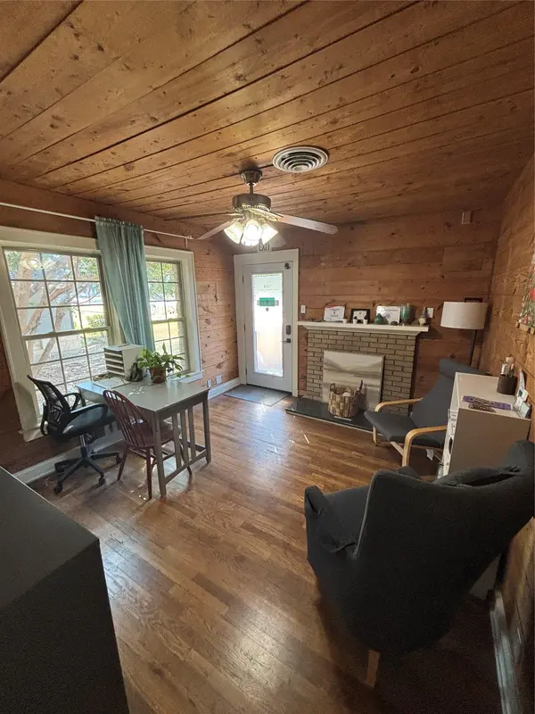 304 E Main ST, Round Rock, TX 78664