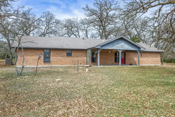1196 Sherrill LN, Lexington, TX 78947