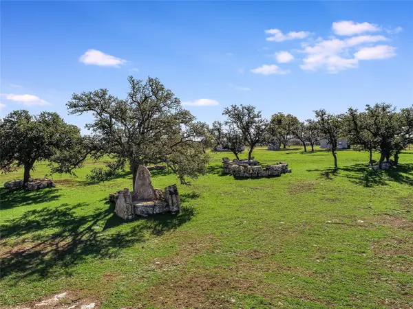 788 Clarence Jacoby RD, Fredericksburg, TX 78624