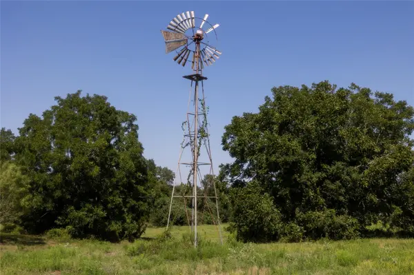 3225 Terrier Hill LN, Brenham, TX 77833