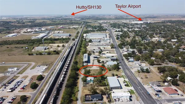 1018 W 1st ST, Taylor, TX 76574
