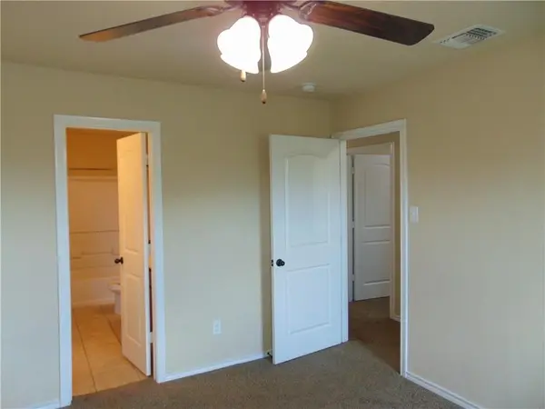 185 Creekside Villa DR, Kyle, TX 78640