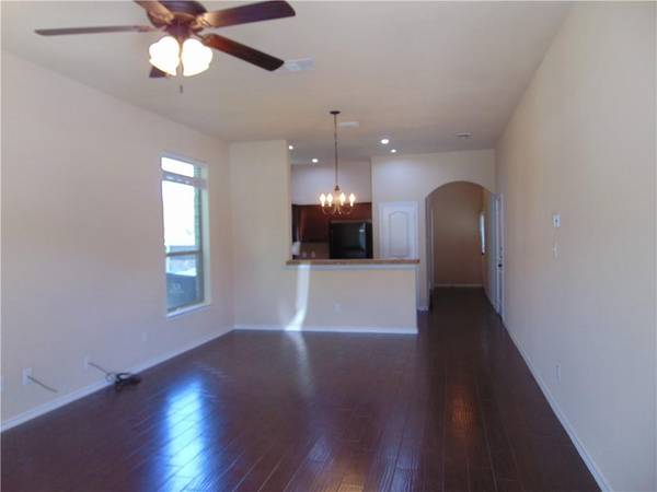 185 Creekside Villa DR, Kyle, TX 78640