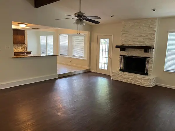 1009 Whispering DR, Round Rock, TX 78664