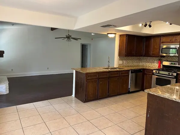 1009 Whispering DR, Round Rock, TX 78664