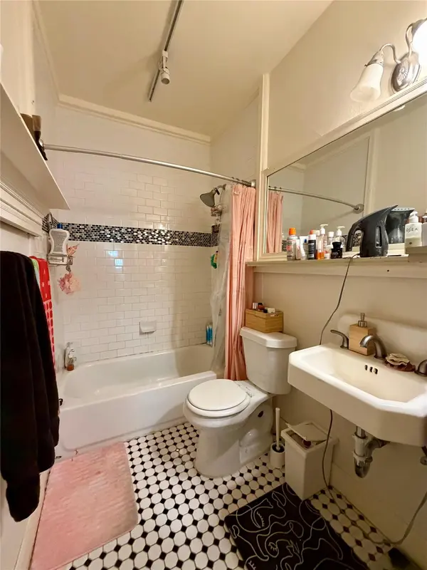 2718 E 22nd ST, Austin, TX 78722