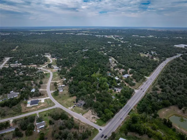 120 Leisure LN, Cedar Creek, TX 78612