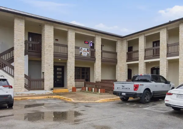 611 Carpenter Ave #101 & 102, Austin, TX 78753