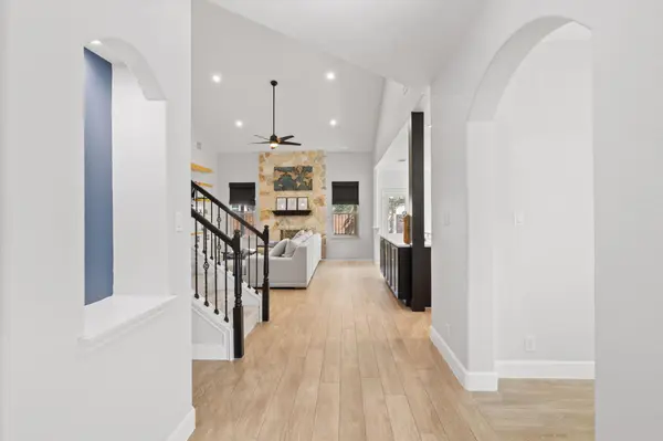 208 Arrezo LN, Georgetown, TX 78628