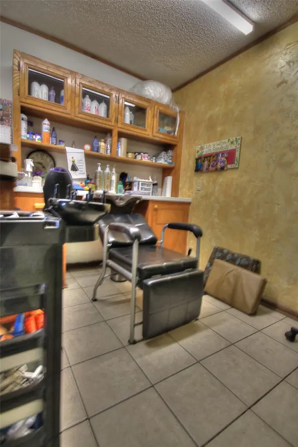 609 W Young ST, Llano, TX 78643