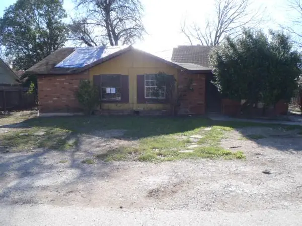 652 Fir LN, Lockhart, TX 78644