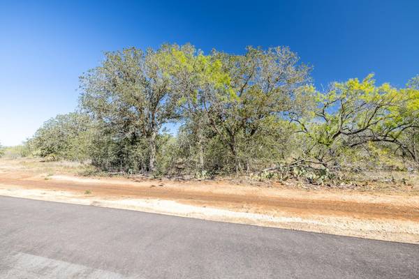 56 Post Oak RD, Gonzales, TX 78629