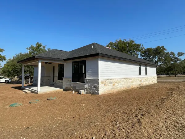 1502 Green Valley LN, Granite Shoals, TX 78654