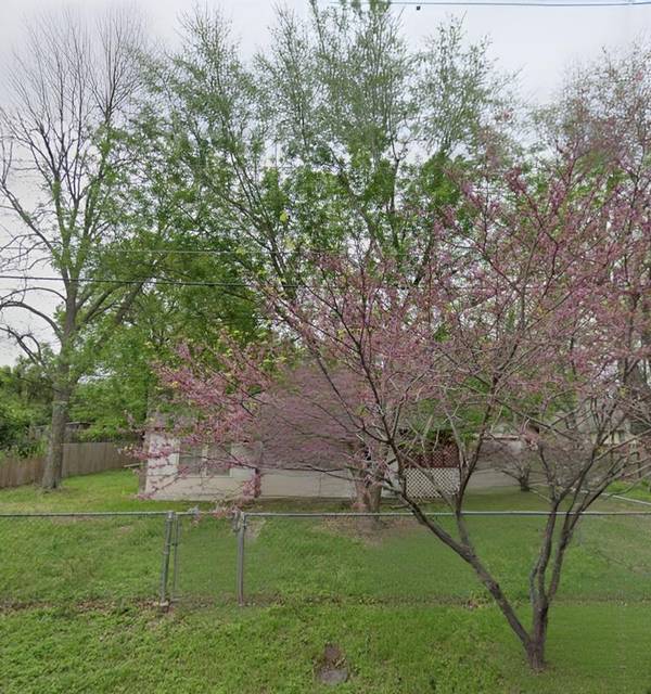 105 E Walnut DR, Austin, TX 78753