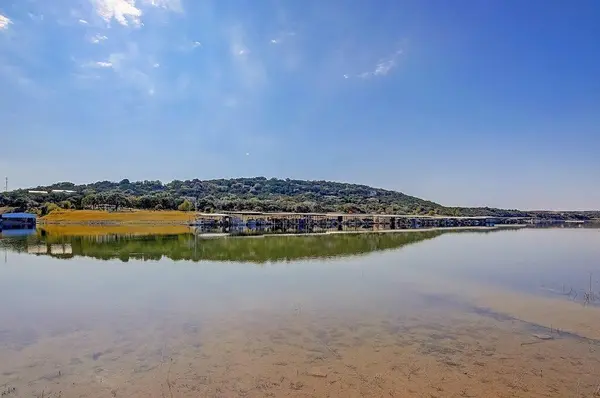 4108 Cooper LN, Lago Vista, TX 78645