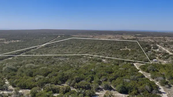 401 Hilltop DR, Burnet, TX 78611