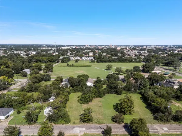 805 Benton DR, Waco, TX 76706