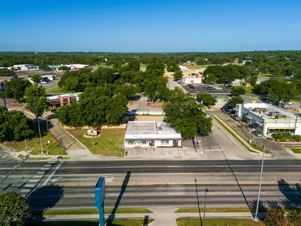 904 S Key Ave, Lampasas, TX 76550