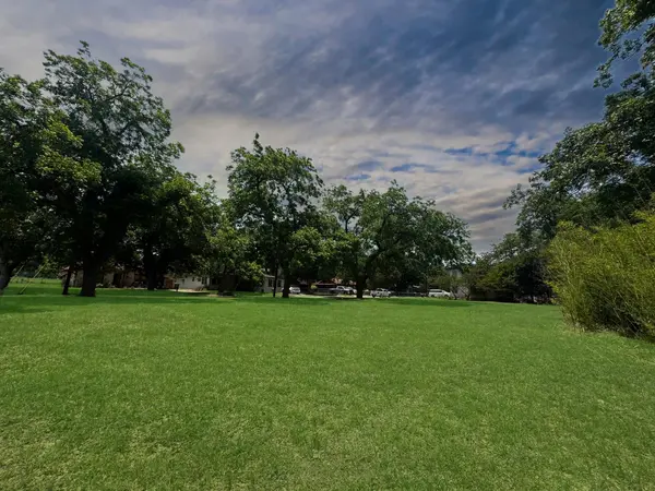 922 Booneville Ave, New Braunfels, TX 78130