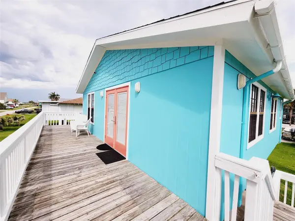 16606 John Davis RD, Jamaica Beach, TX 77554