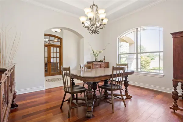 521 Buena Vista DR, Georgetown, TX 78633