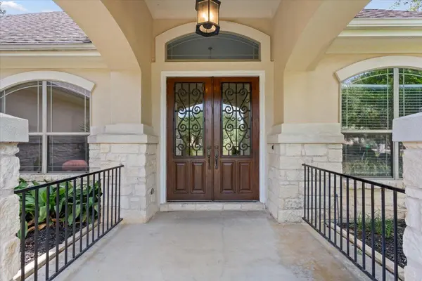 521 Buena Vista DR, Georgetown, TX 78633