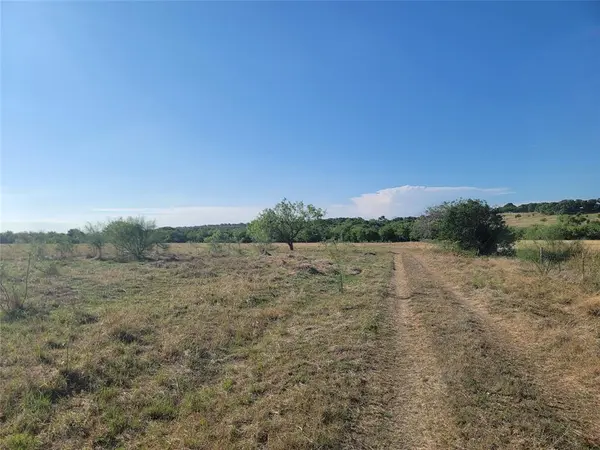 105 Black Ankle RD, Lockhart, TX 78644