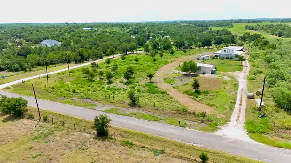 2690 County Road 466, Elgin, TX 78621
