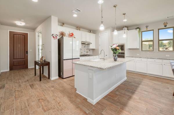 1136 Almeria BND, Leander, TX 78641