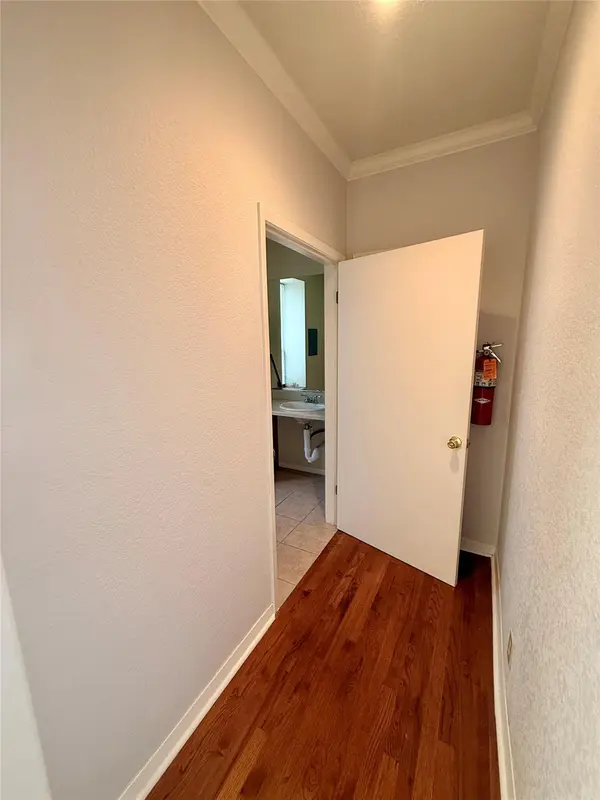 300 N US Highway 281 ST, Marble Falls, TX 78654