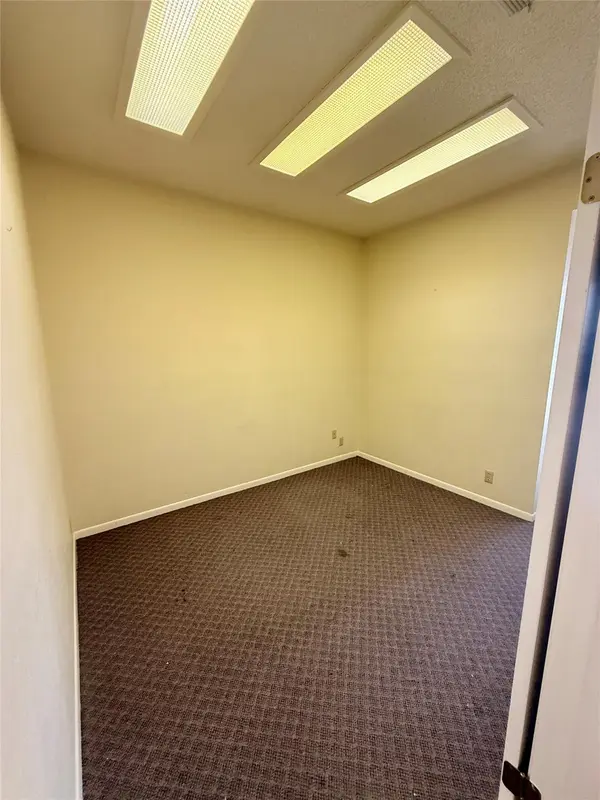 300 N US Highway 281 ST, Marble Falls, TX 78654