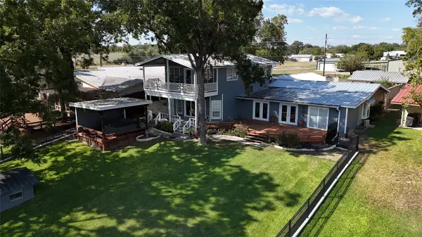 1912 Bluebonnet LN, Kingsland, TX 78639
