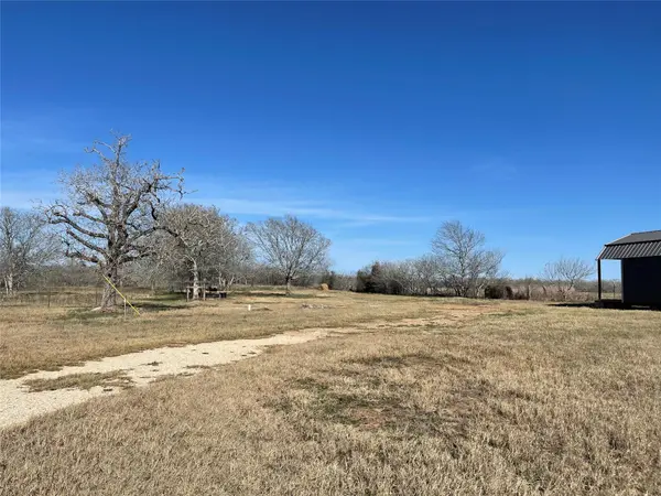 5279 Fm 2762, Flatonia, TX 78941