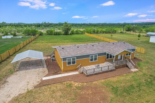 202 Lazy River LN, Elgin, TX 78621