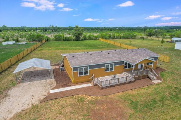 202 Lazy River LN, Elgin, TX 78621