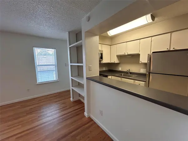 808 Winflo DR #210, Austin, TX 78703