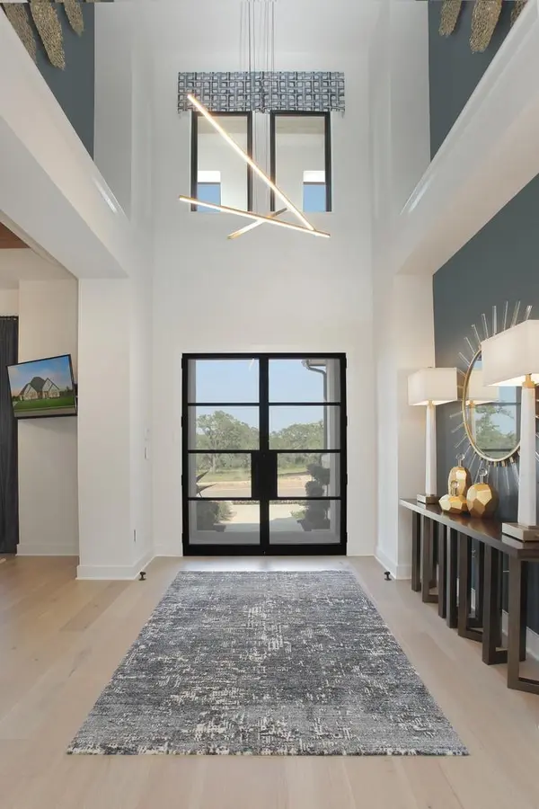 122 Crosswater LN, Dripping Springs, TX 78620