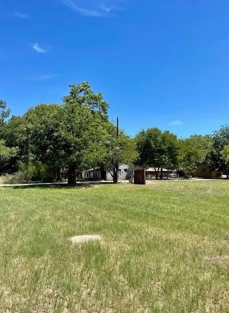 505 E 4th ST, Cameron, TX 76520