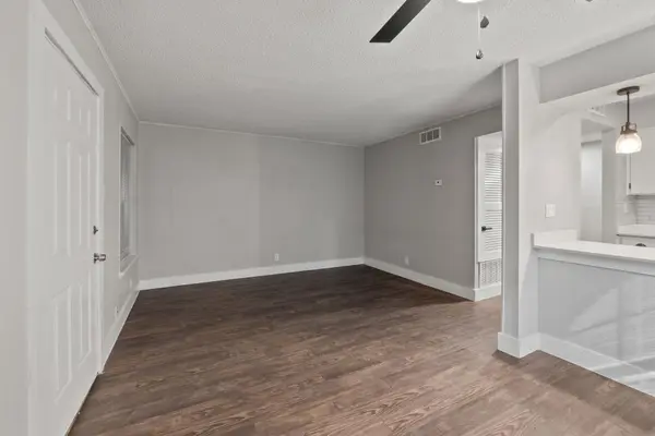 1220 W Anderson LN #108, Austin, TX 78757