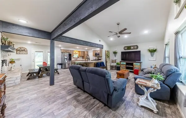 7338 FM 1624, Lexington, TX 78947