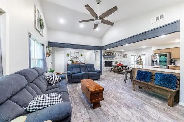 7338 FM 1624, Lexington, TX 78947